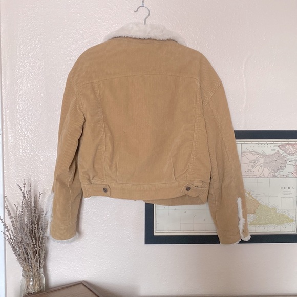 Levi Sherpa Trucker Jacket - Picture 2 of 8